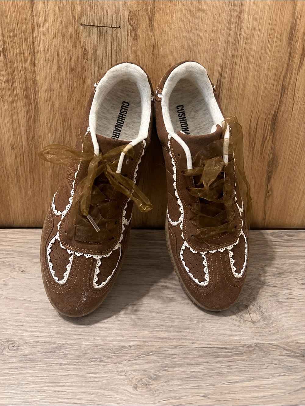 Cushionaire Brown Sneakers – Size 11M – Western/Retro Style
